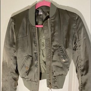 H&M PUFFY SHORT JACKET